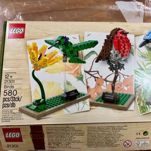 Pre-loved LEGO 21301 "BIRDS" INCL: ALL pieces, 3 instruction manuals & pieces. - Picture 1 of 3
